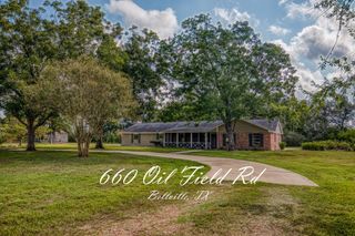 660 Oil Field Rd, Bellville, TX 77418