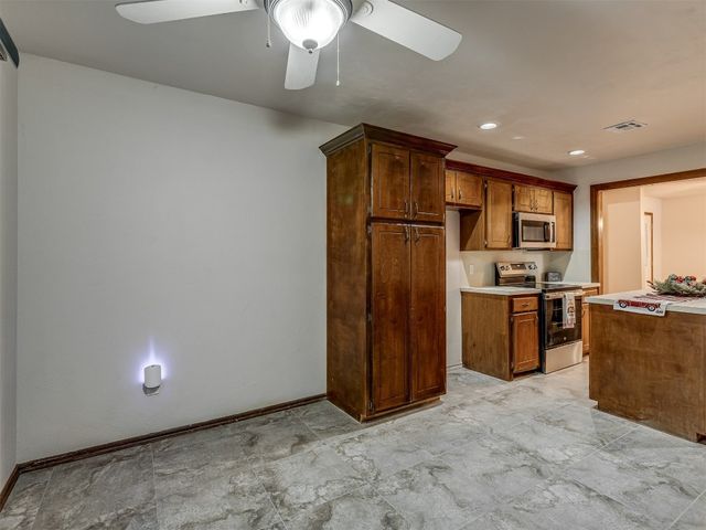 17112 Valley Crest, Edmond, OK 73012