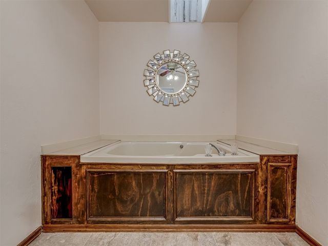17112 Valley Crest, Edmond, OK 73012