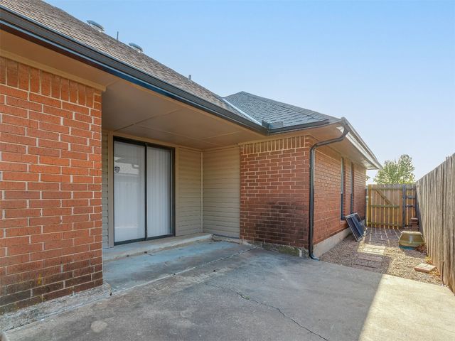 17112 Valley Crest, Edmond, OK 73012