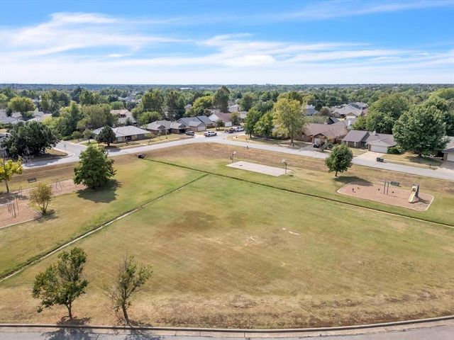 17112 Valley Crest, Edmond, OK 73012