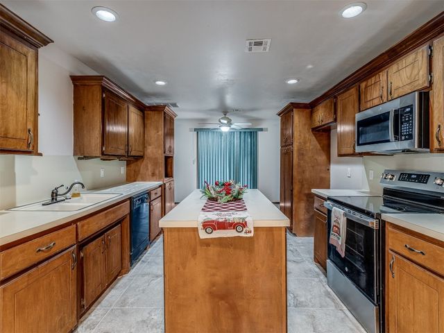 17112 Valley Crest, Edmond, OK 73012