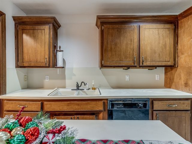 17112 Valley Crest, Edmond, OK 73012