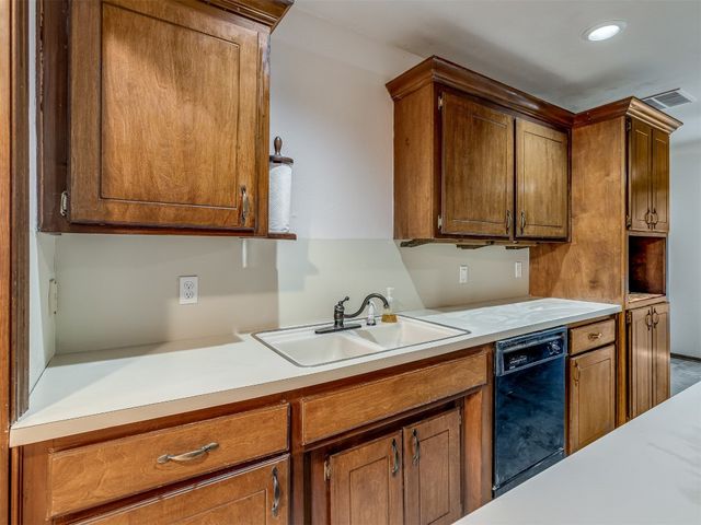 17112 Valley Crest, Edmond, OK 73012