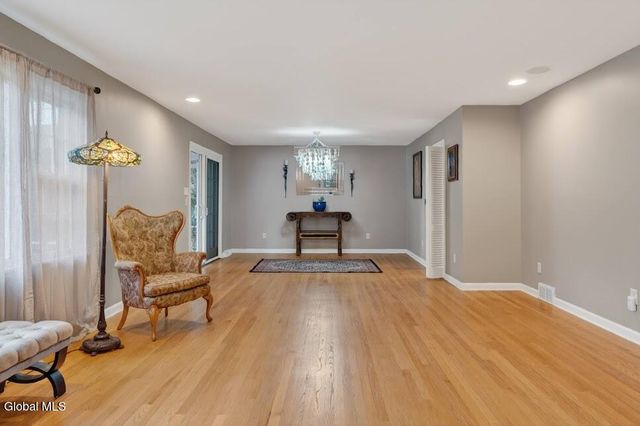 7 Harding Street, Albany, NY 12208