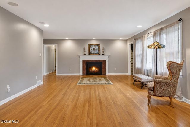 7 Harding Street, Albany, NY 12208