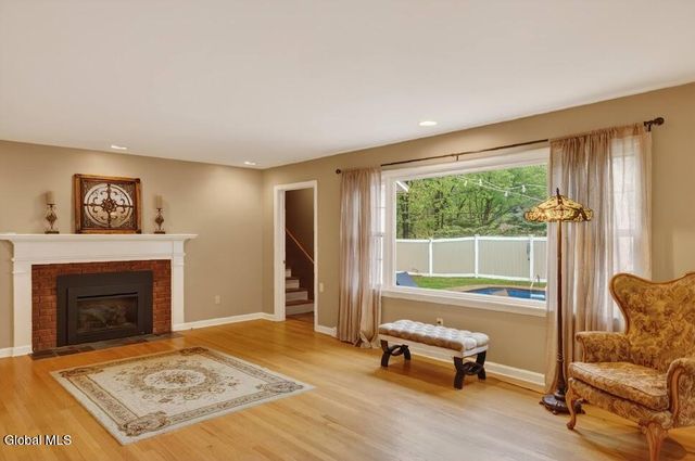 7 Harding Street, Albany, NY 12208