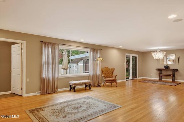 7 Harding Street, Albany, NY 12208