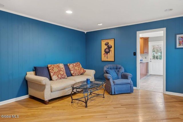 7 Harding Street, Albany, NY 12208