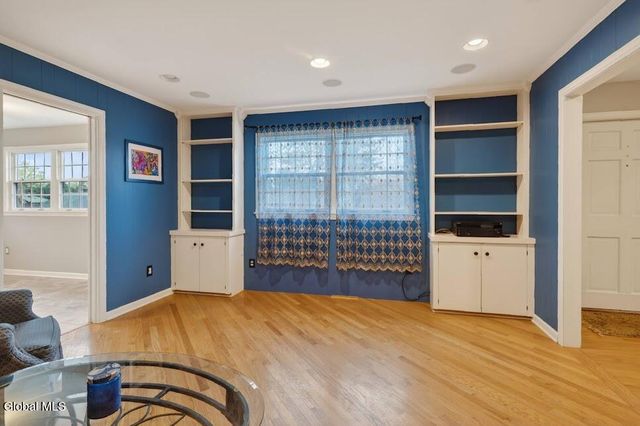 7 Harding Street, Albany, NY 12208