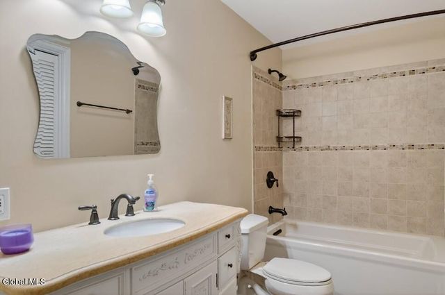 7 Harding Street, Albany, NY 12208