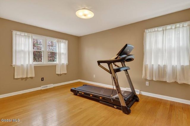 7 Harding Street, Albany, NY 12208