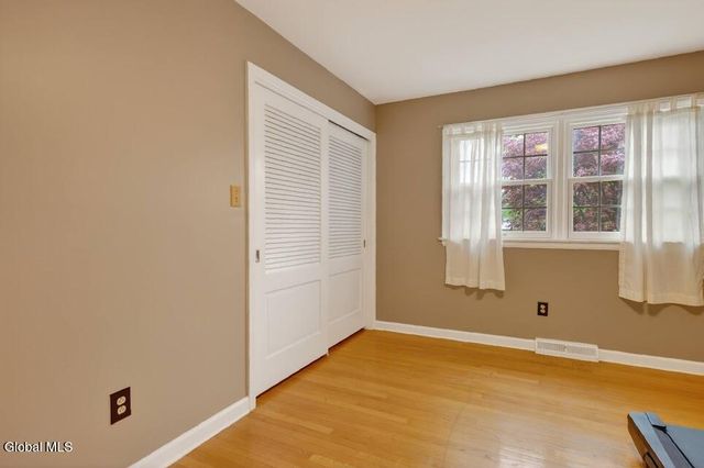 7 Harding Street, Albany, NY 12208