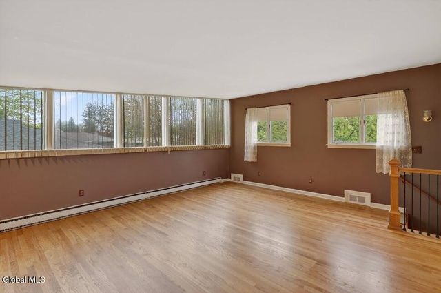 7 Harding Street, Albany, NY 12208