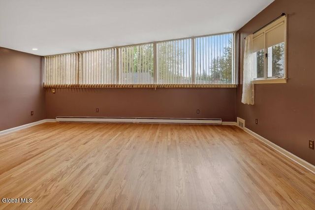 7 Harding Street, Albany, NY 12208