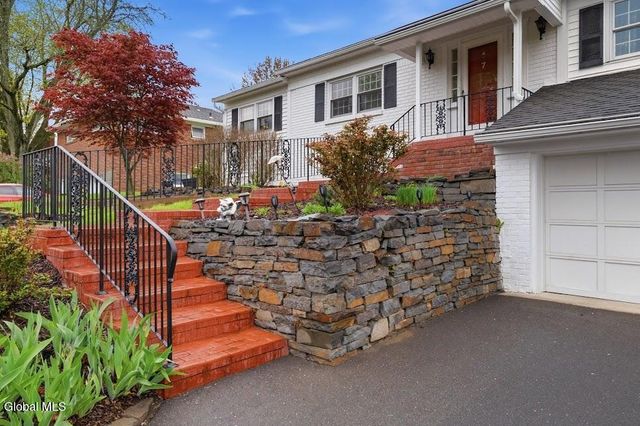 7 Harding Street, Albany, NY 12208