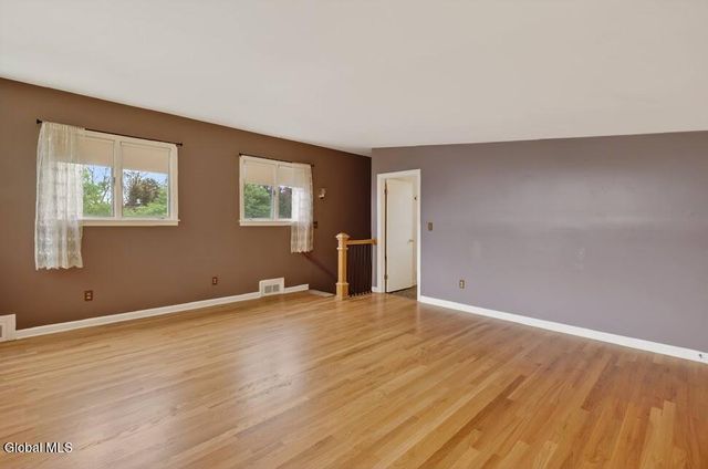 7 Harding Street, Albany, NY 12208
