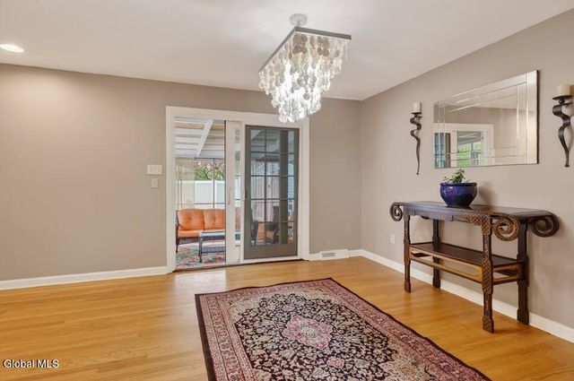 7 Harding Street, Albany, NY 12208