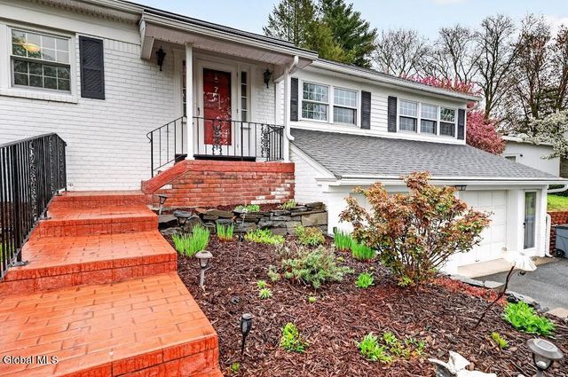 7 Harding Street, Albany, NY 12208