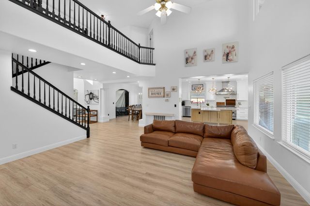 2853 Carolina Avenue, Clovis, CA 93611