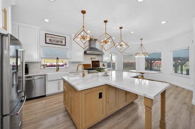 2853 Carolina Avenue, Clovis, CA 93611