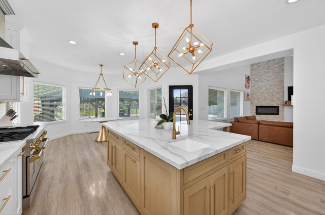 2853 Carolina Avenue, Clovis, CA 93611