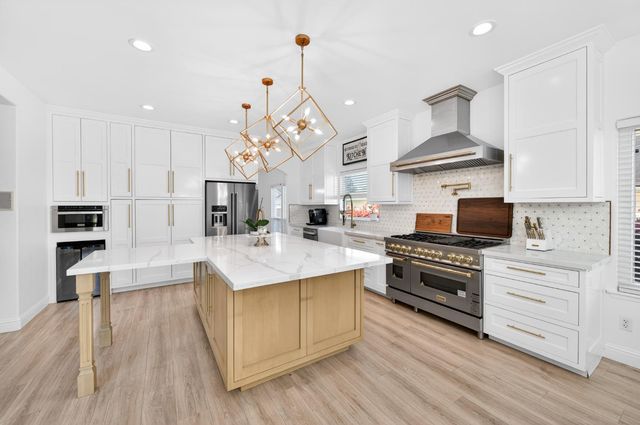 2853 Carolina Avenue, Clovis, CA 93611