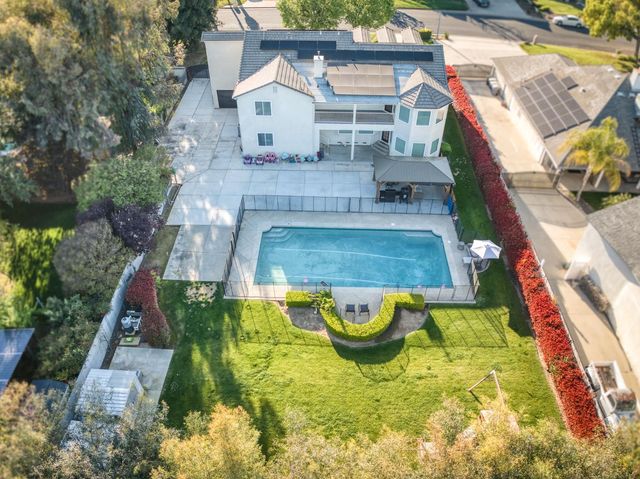 2853 Carolina Avenue, Clovis, CA 93611