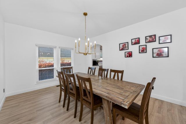 2853 Carolina Avenue, Clovis, CA 93611