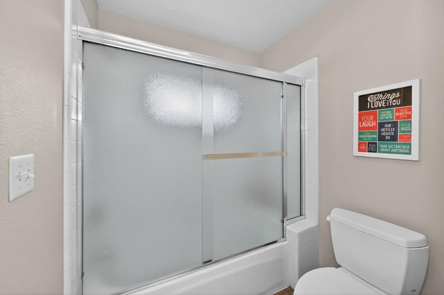 2853 Carolina Avenue, Clovis, CA 93611