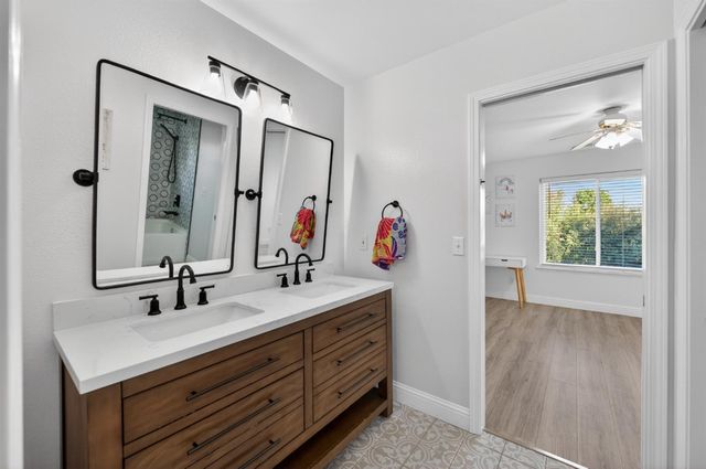 2853 Carolina Avenue, Clovis, CA 93611