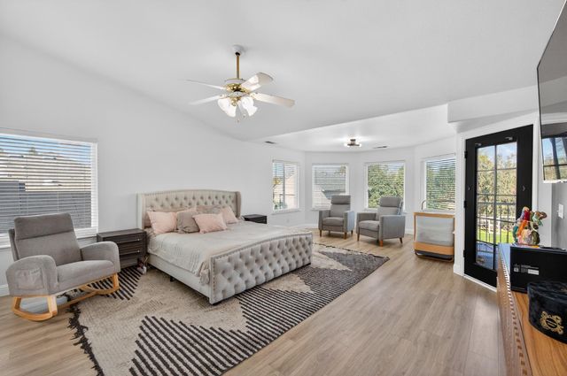 2853 Carolina Avenue, Clovis, CA 93611