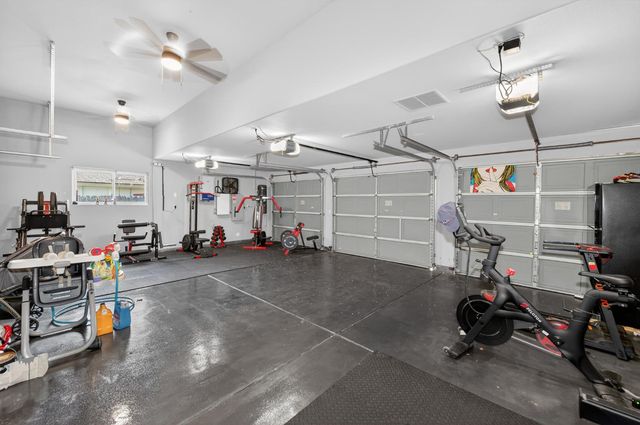 2853 Carolina Avenue, Clovis, CA 93611