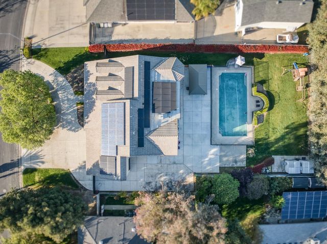 2853 Carolina Avenue, Clovis, CA 93611