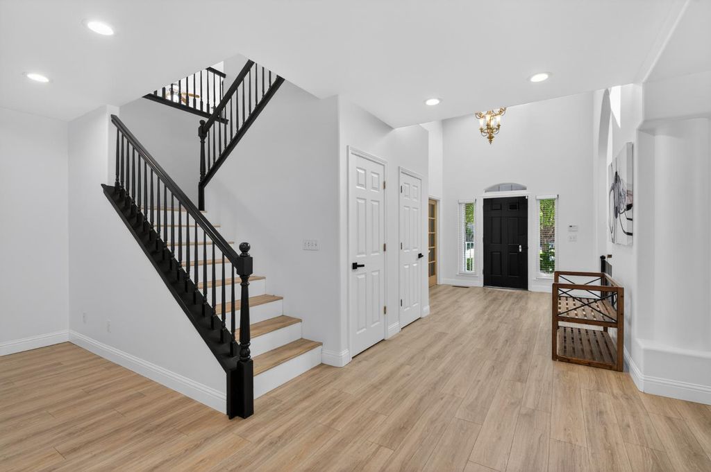 Image 11 of property listing at 2853 Carolina Avenue, Clovis, CA 93611