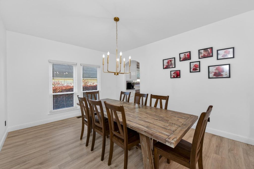 Image 20 of property listing at 2853 Carolina Avenue, Clovis, CA 93611