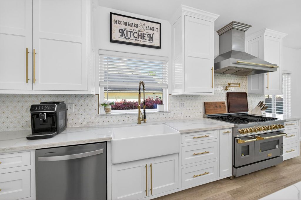 Image 4 of property listing at 2853 Carolina Avenue, Clovis, CA 93611