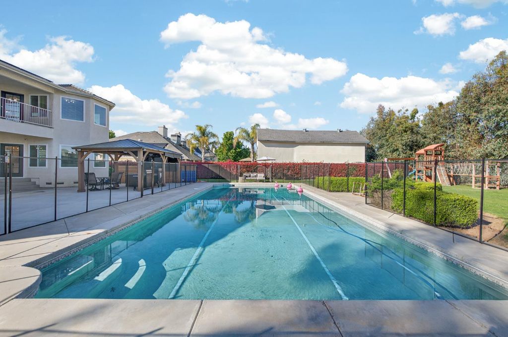 Image 53 of property listing at 2853 Carolina Avenue, Clovis, CA 93611