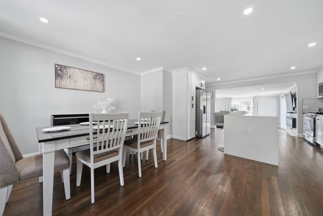 107 New York St, Lowell, MA 01854