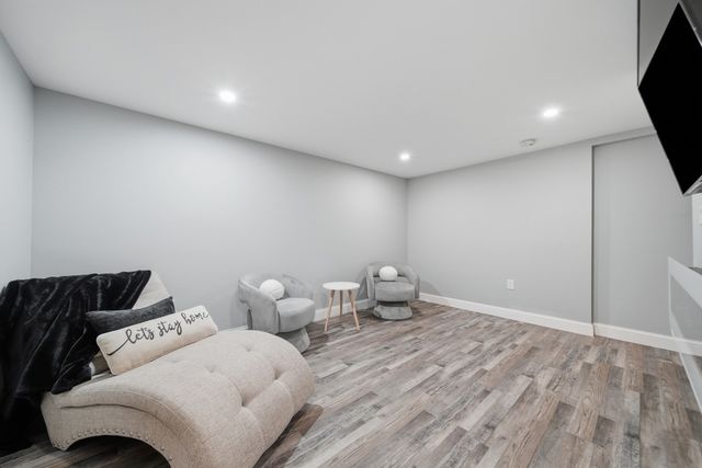 107 New York St, Lowell, MA 01854