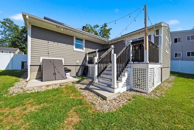 107 New York St, Lowell, MA 01854