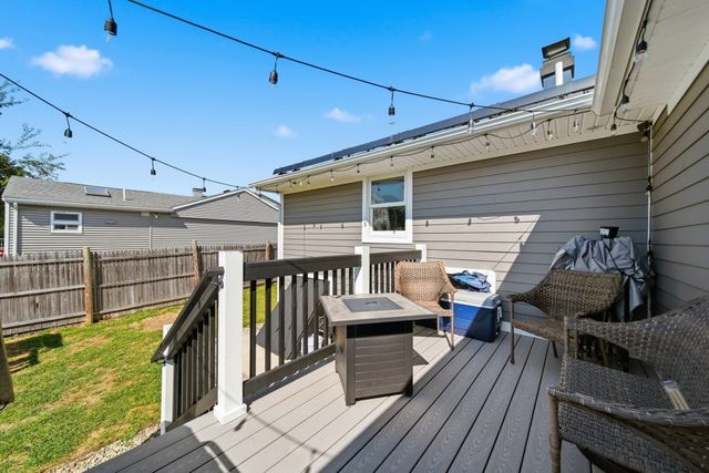 107 New York St, Lowell, MA 01854