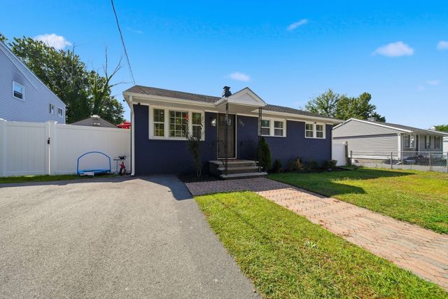 107 New York St, Lowell, MA 01854