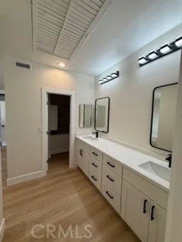 15137 Magnolia Boulevard C, Los Angeles, CA 91403