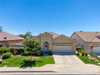 28433 Oasis View Circle, Menifee, CA 92584