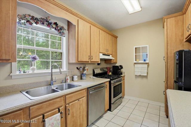 106 Mahaffey Cove, Raymond, MS 39154