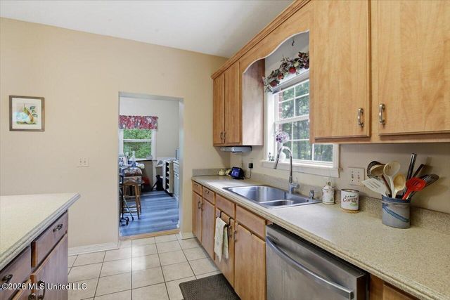 106 Mahaffey Cove, Raymond, MS 39154
