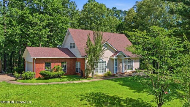 106 Mahaffey Cove, Raymond, MS 39154