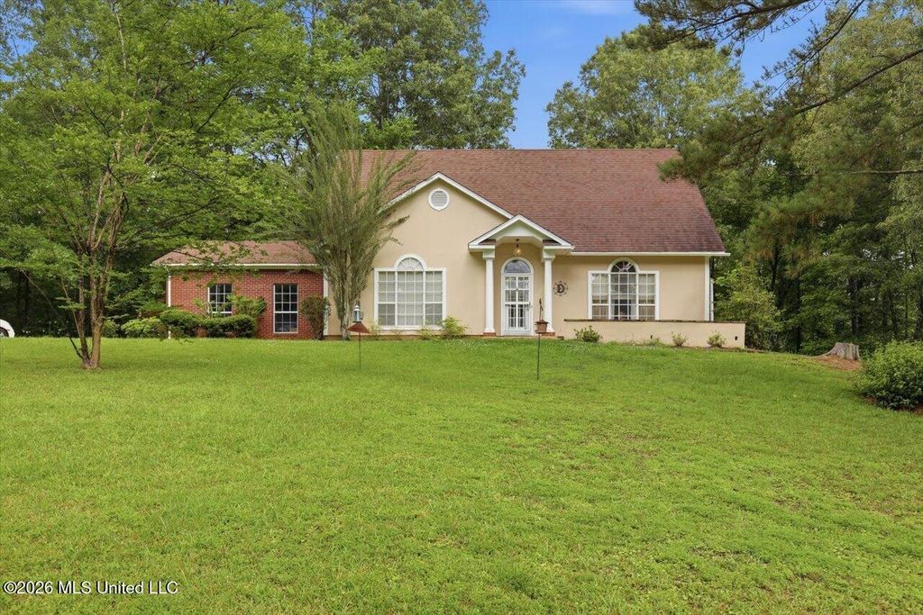 106 Mahaffey Cove, Raymond, MS 39154