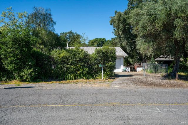 1446 Sulphur Springs Ave, St. Helena, CA 94574